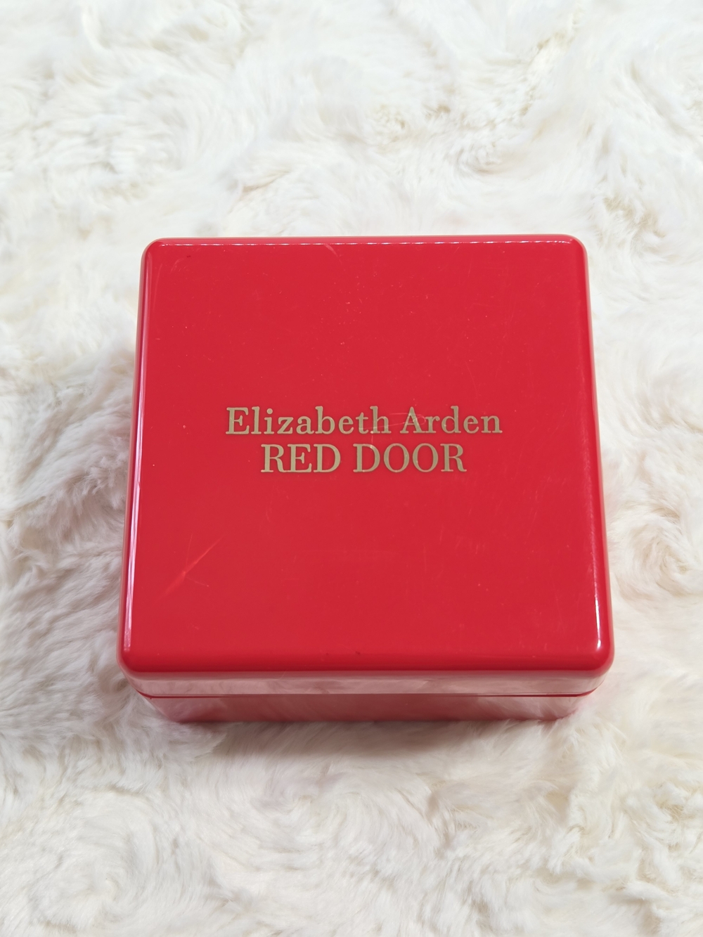 Elizabeth Arden - Red Door Perfumed Body Powder 2.6oz/75g *Unused*